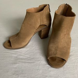 Lucky Brand Wedge Sandal size 7.5